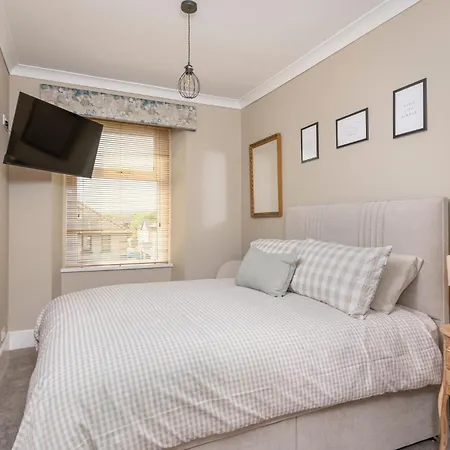 Holiday home Spacious 4-bed Families & Professionals *