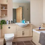 4-bed House Sleeps 8 Groups & Work * Penrith