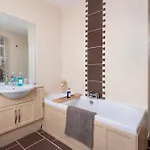 4-bed House Sleeps 8 Groups & Work Nyaraló *