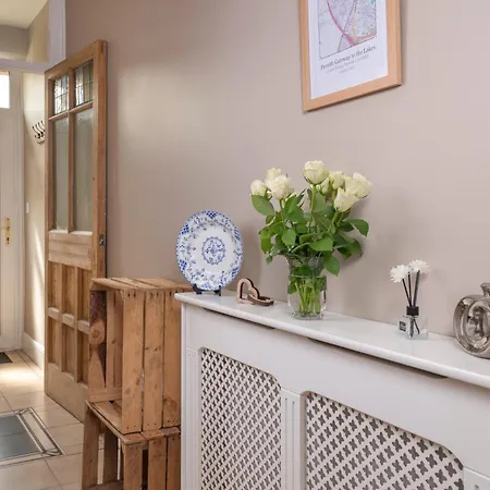 Spacious 4-bed Families & Professionals *