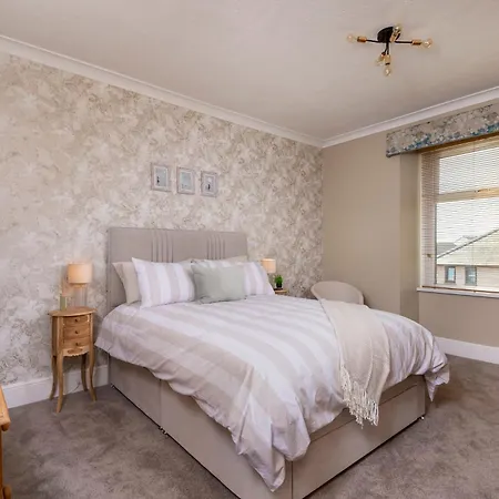 Spacious 4-bed Families & Professionals * Penrith